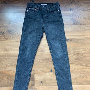 Levi's Wedgie Skinny Size 27